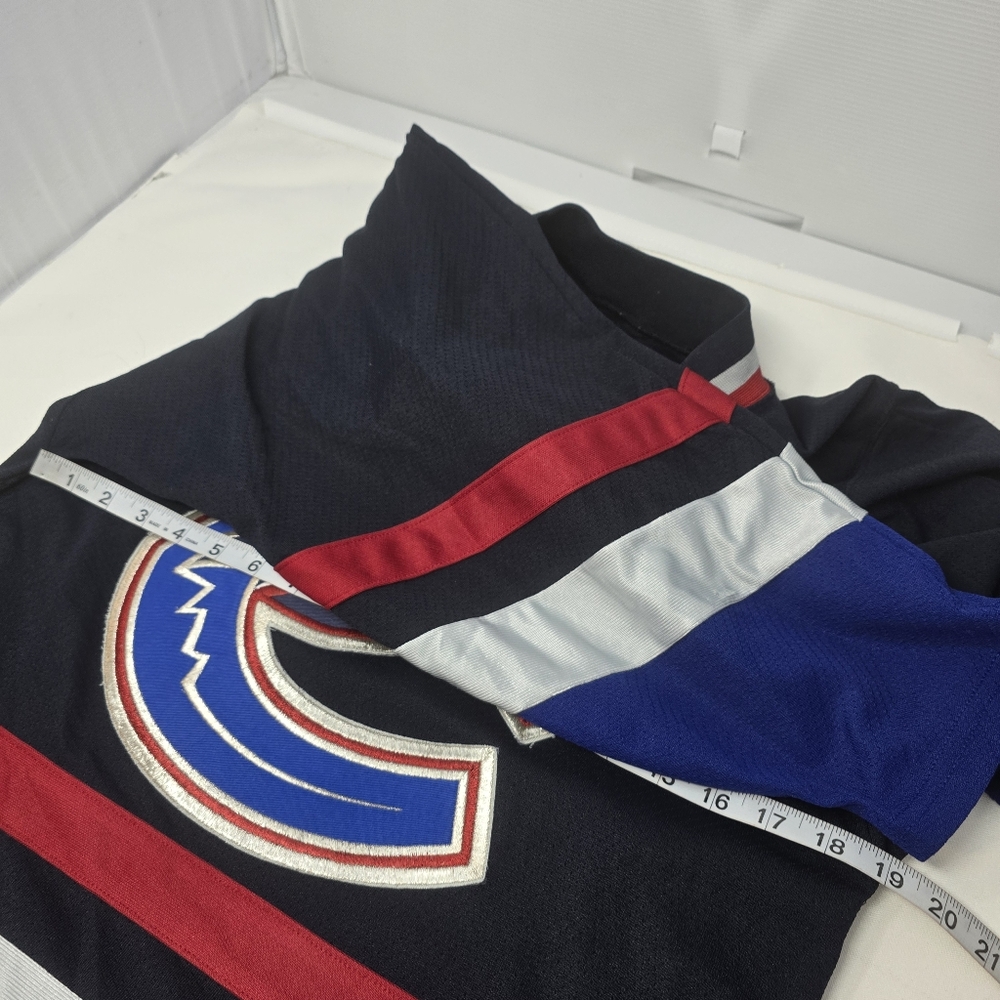 Vintage CCM Vancouver Canucks Orca Jersey Navy Men's Size Medium Made In Canada. - Picture 8 of 10
